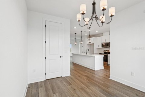 Townhouse in Winter Garden, Florida 3 bedrooms, 192.49 sq.m. № 1918890 - photo 16