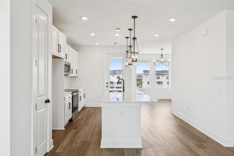 Townhouse in Winter Garden, Florida 3 bedrooms, 192.49 sq.m. № 1918890 - photo 17