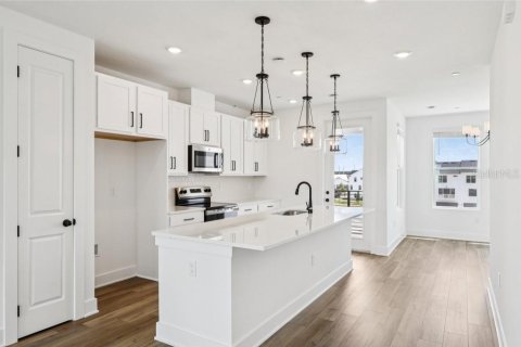 Townhouse in Winter Garden, Florida 3 bedrooms, 192.49 sq.m. № 1918890 - photo 18