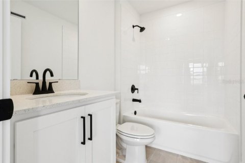 Townhouse in Winter Garden, Florida 3 bedrooms, 192.49 sq.m. № 1918890 - photo 29