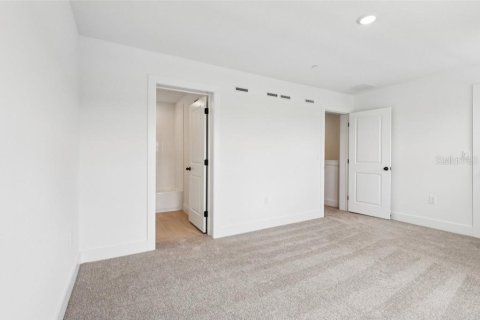 Townhouse in Winter Garden, Florida 3 bedrooms, 192.49 sq.m. № 1918890 - photo 28