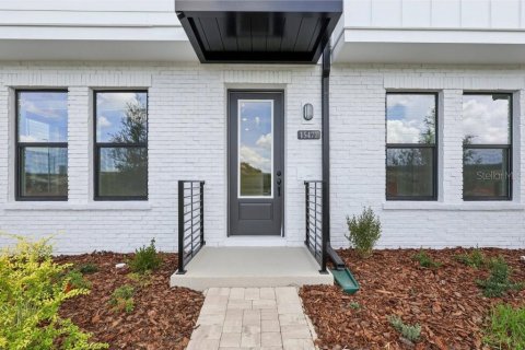 Townhouse in Winter Garden, Florida 3 bedrooms, 192.49 sq.m. № 1918890 - photo 4