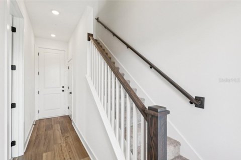 Townhouse in Winter Garden, Florida 3 bedrooms, 192.49 sq.m. № 1918890 - photo 5