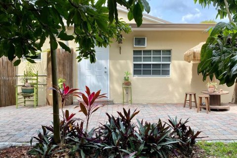 House in Miami, Florida 4 bedrooms, 183.95 sq.m. № 1938816 - photo 21