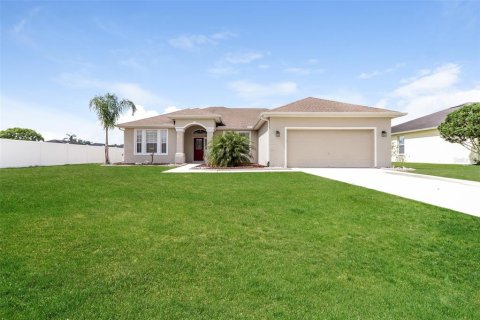 House in Lakeland, Florida 4 bedrooms, 195.93 sq.m. № 2198626