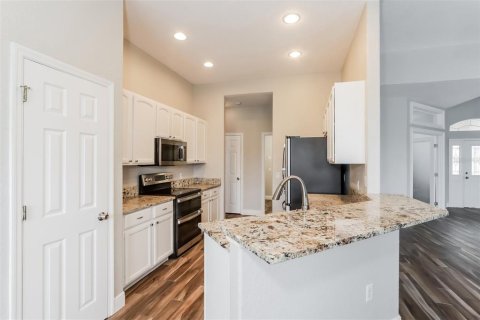 House in Lakeland, Florida 4 bedrooms, 195.93 sq.m. № 2198626 - photo 5