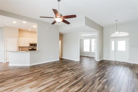 House in Lakeland, Florida 4 bedrooms, 195.93 sq.m. № 2198626 - photo 3