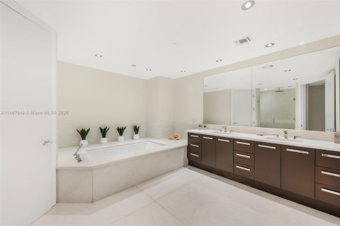 Copropriété à vendre à Miami Beach, Floride: 5 chambres, 384.15 m2 № 1452853 - photo 18