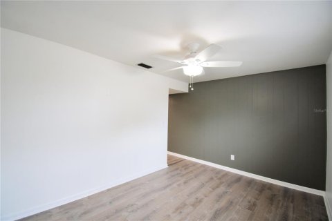 House in Winter Haven, Florida 3 bedrooms, 199.55 sq.m. № 2393986 - photo 18