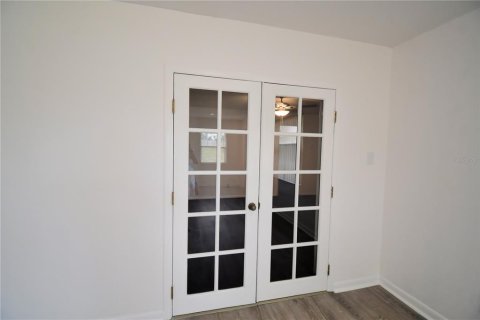 House in Winter Haven, Florida 3 bedrooms, 199.55 sq.m. № 2393986 - photo 25