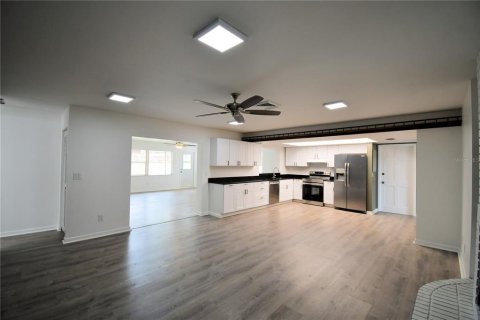 House in Winter Haven, Florida 3 bedrooms, 199.55 sq.m. № 2393986 - photo 16