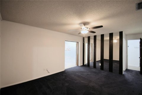 House in Winter Haven, Florida 3 bedrooms, 199.55 sq.m. № 2393986 - photo 29