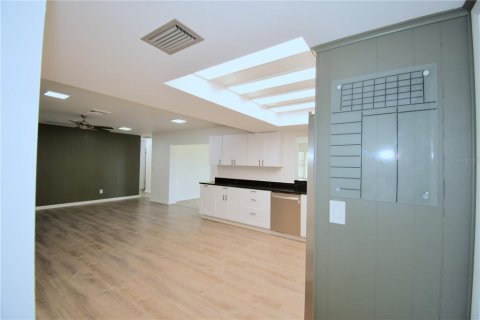House in Winter Haven, Florida 3 bedrooms, 199.55 sq.m. № 2393986 - photo 20