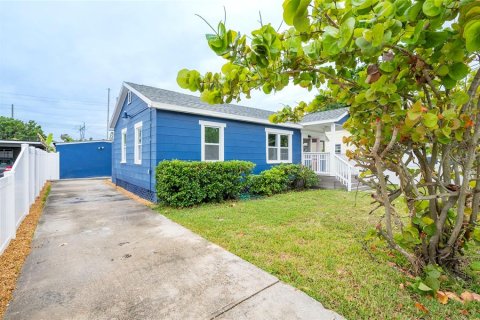 House in Tampa, Florida 4 bedrooms, 174.93 sq.m. № 2403151 - photo 14
