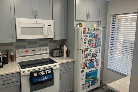 Condominio en alquiler en Saint Petersburg, Florida, 1 dormitorio, 85.01 m2 № 1833206 - foto 4