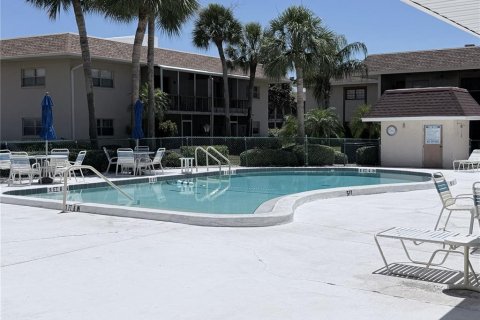 Condominio en venta en Bradenton, Florida, 1 dormitorio, 69.21 m2 № 2200863 - foto 8
