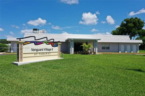 Villa ou maison à vendre à Tamarac, Floride: 2 chambres, 126.9 m2 № 1937292 - photo 20