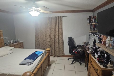 Villa ou maison à vendre à Tamarac, Floride: 2 chambres, 126.9 m2 № 1937292 - photo 13