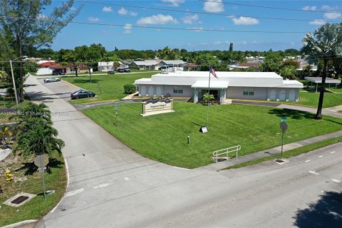 Villa ou maison à vendre à Tamarac, Floride: 2 chambres, 126.9 m2 № 1937292 - photo 19