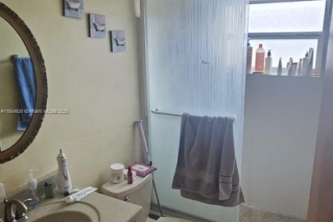 Villa ou maison à vendre à Tamarac, Floride: 2 chambres, 126.9 m2 № 1937292 - photo 16