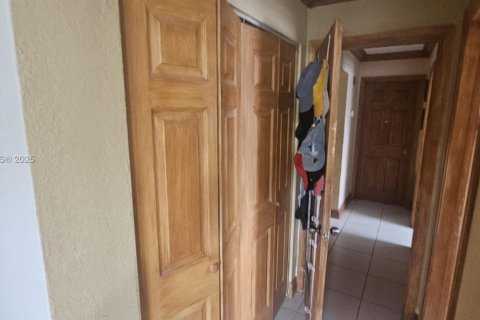 Villa ou maison à vendre à Tamarac, Floride: 2 chambres, 126.9 m2 № 1937292 - photo 15