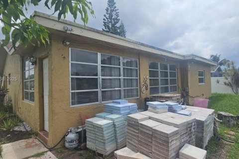 Villa ou maison à vendre à Tamarac, Floride: 2 chambres, 126.9 m2 № 1937292 - photo 3