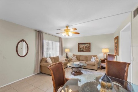 Condo in Clearwater, Florida, 1 bedroom  № 1904567 - photo 13