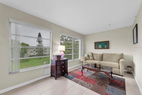 Condo in Clearwater, Florida, 1 bedroom  № 1904567 - photo 5