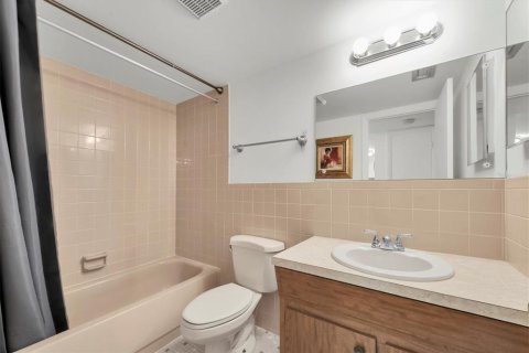 Condo in Clearwater, Florida, 1 bedroom  № 1904567 - photo 17