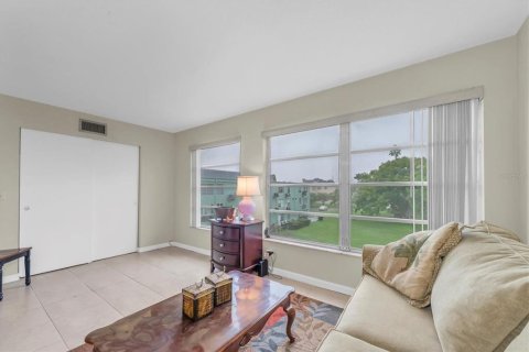 Condo in Clearwater, Florida, 1 bedroom  № 1904567 - photo 6