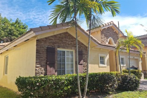 Casa en venta en Cutler Bay, Florida, 3 dormitorios, 162.49 m2 № 1985709 - foto 2