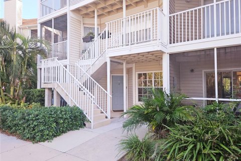 Condo in Sarasota, Florida, 2 bedrooms  № 1736765 - photo 1