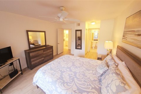 Condo in Sarasota, Florida, 2 bedrooms  № 1736765 - photo 12