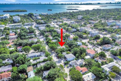 Commercial property in Miami, Florida 353.03 sq.m. № 1860587 - photo 1