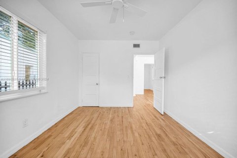 Commercial property in Miami, Florida 353.03 sq.m. № 1860587 - photo 18