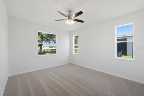 House in Sorrento, Florida 4 bedrooms, 255.76 sq.m. № 2359022 - photo 20