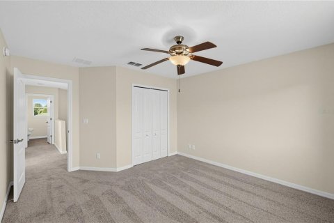 House in Sorrento, Florida 4 bedrooms, 255.76 sq.m. № 2359022 - photo 15