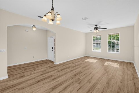 House in Sorrento, Florida 4 bedrooms, 255.76 sq.m. № 2359022 - photo 7
