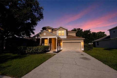 House in Sorrento, Florida 4 bedrooms, 255.76 sq.m. № 2359022