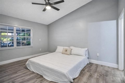 Casa en venta en Miami Gardens, Florida, 3 dormitorios, 134.15 m2 № 2025695 - foto 5