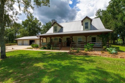 Casa en Floral City, Florida 3 dormitorios, 186.73 m2 № 2383917