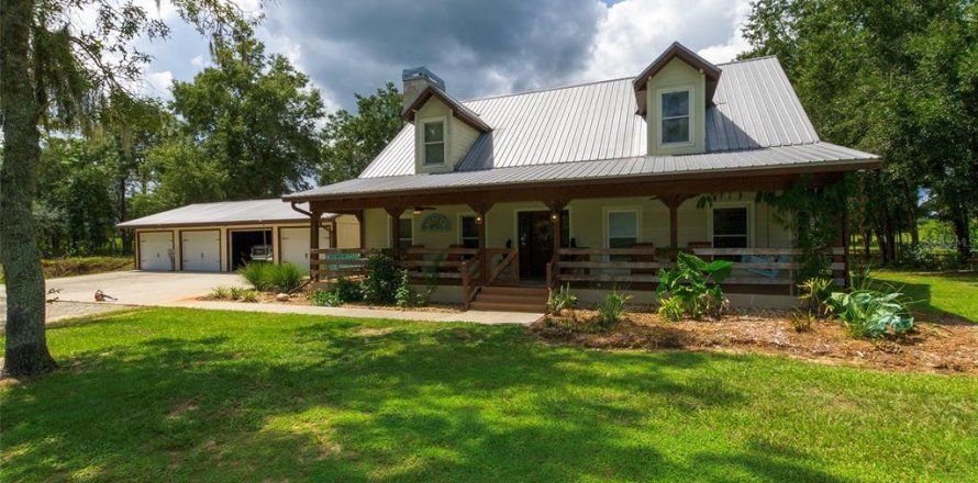 Casa en Floral City, Florida 3 dormitorios, 186.73 m2 № 2383917