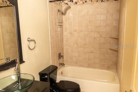 House in Apopka, Florida 5 bedrooms, 258.45 sq.m. № 1515675 - photo 29