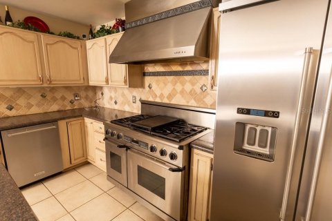 House in Apopka, Florida 5 bedrooms, 258.45 sq.m. № 1515675 - photo 13