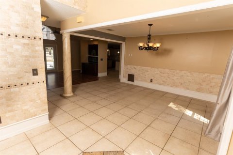 House in Apopka, Florida 5 bedrooms, 258.45 sq.m. № 1515675 - photo 9