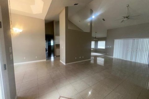 House in Palm Coast, Florida 3 bedrooms, 159.88 sq.m. № 1883067 - photo 9
