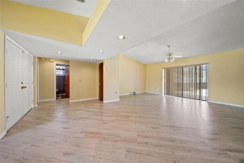 Casa en venta en Spring Hill, Florida, 3 dormitorios, 160.26 m2 № 1877218 - foto 10
