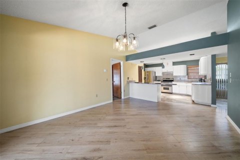 Casa en venta en Spring Hill, Florida, 3 dormitorios, 160.26 m2 № 1877218 - foto 17