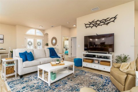 Villa ou maison à vendre à New Smyrna Beach, Floride: 2 chambres, 169.83 m2 № 1732955 - photo 5