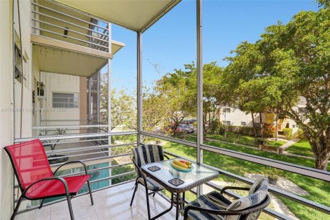 Condo in Miami, Florida, 1 bedroom  № 1698228 - photo 24